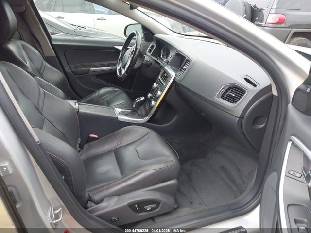 2016 VOLVO V60 CROSS COUNTRY YV4612HK9G1003389 Photo 4