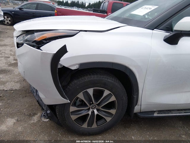 5TDGZRBHXNS221119 Toyota Highlander Xle