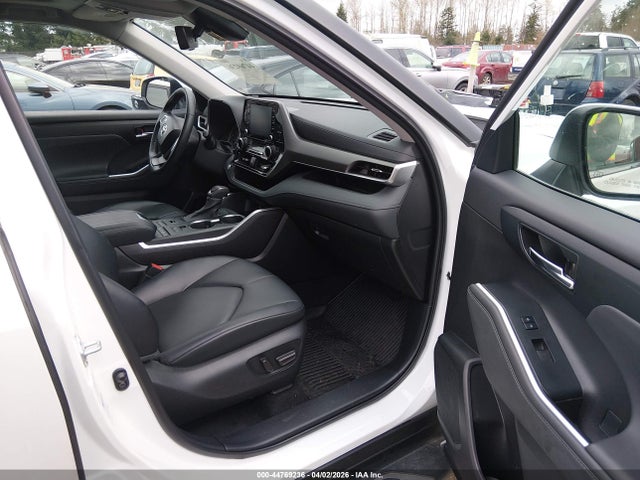 2022 TOYOTA HIGHLANDER 5TDGZRBHXNS221119 Photo 4
