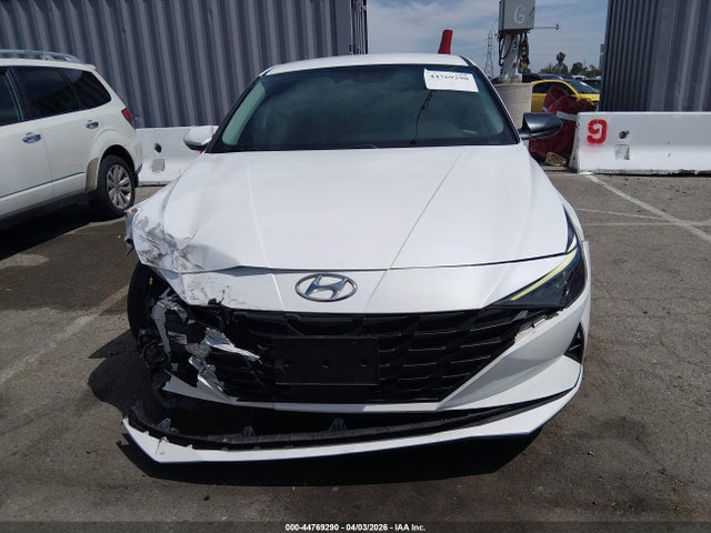 5NPLS4AG1NH058171 Hyundai ELANTRA SEL