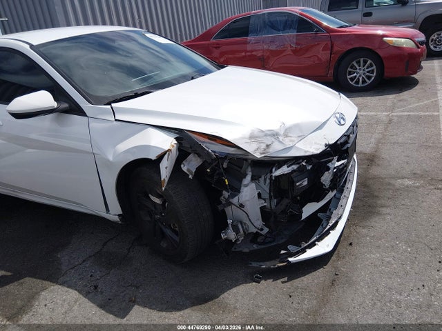 5NPLS4AG1NH058171 Hyundai ELANTRA SEL