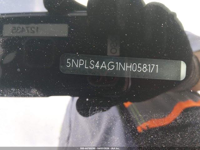 5NPLS4AG1NH058171 Hyundai ELANTRA SEL