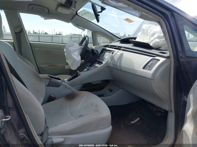 2015 Toyota Prius Three მანქანა იყიდება აუქციონზე, vin: JTDKN3DU3F0461162, აუქციონის ნომერი: 44769295