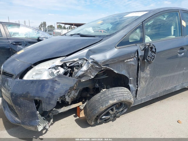 2015 Toyota Prius Three მანქანა იყიდება აუქციონზე, vin: JTDKN3DU3F0461162, აუქციონის ნომერი: 44769295