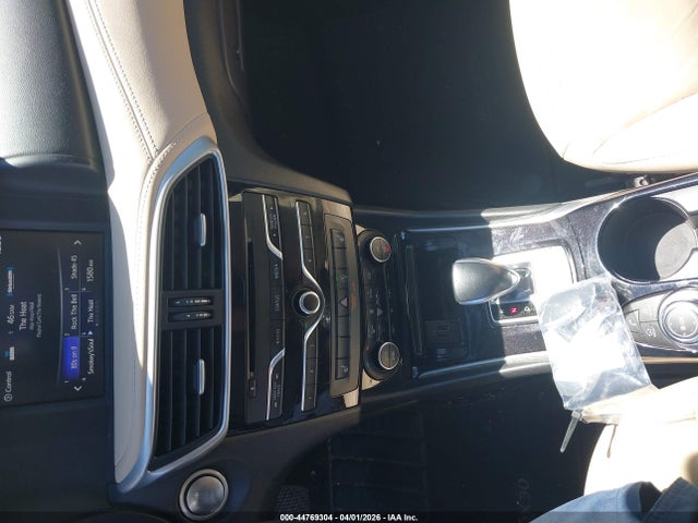 44769304 :رقم المزاد ، SJKCH5CP7JA058868 vin ، 2018 Infiniti Qx30 Premium مزاد بيع