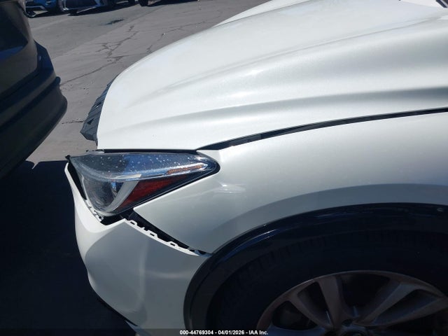 44769304 :رقم المزاد ، SJKCH5CP7JA058868 vin ، 2018 Infiniti Qx30 Premium مزاد بيع