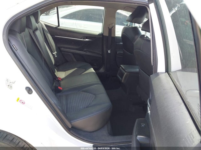 4T1B11HKXKU687688 Toyota CAMRY SE