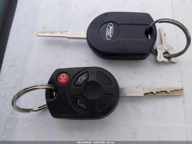 1FMCU0GD6HUA41081 Ford ESCAPE SE