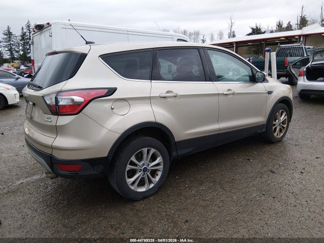 1FMCU0GD6HUA41081 Ford ESCAPE SE