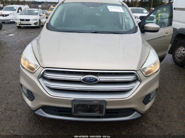 1FMCU0GD6HUA41081 Ford ESCAPE SE