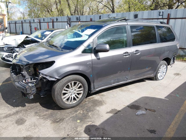 Toyota Sienna Xle 7 Passenger 2017 5TDDZ3DC2HS178076 Image 2