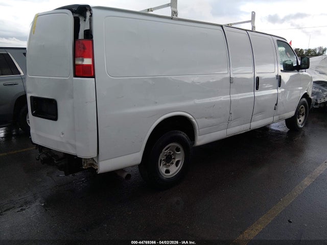 Chevrolet Express 2500 Work Van 2016 1GCWGBFF1G1336869 Image 4