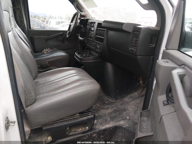 Chevrolet Express 2500 Work Van 2016 1GCWGBFF1G1336869 Image 5