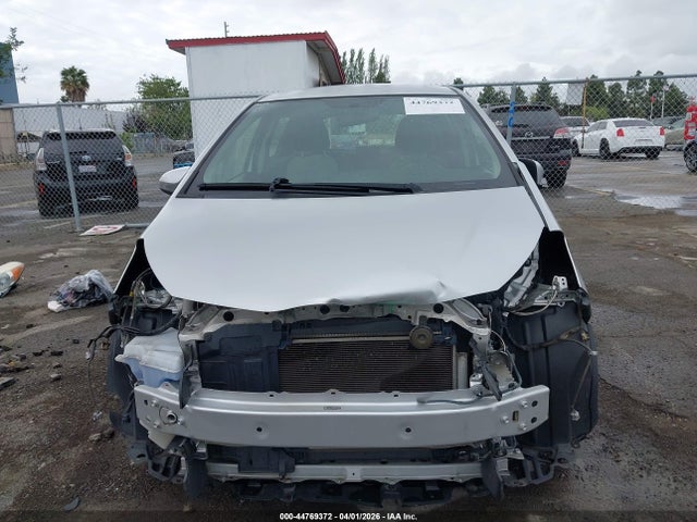 JTDKTUD34ED579263 Toyota Yaris Le (tmc/cbu Plant)