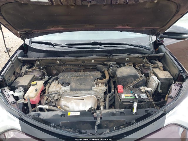 2T3NFREV0GW275998 Toyota RAV4 SE