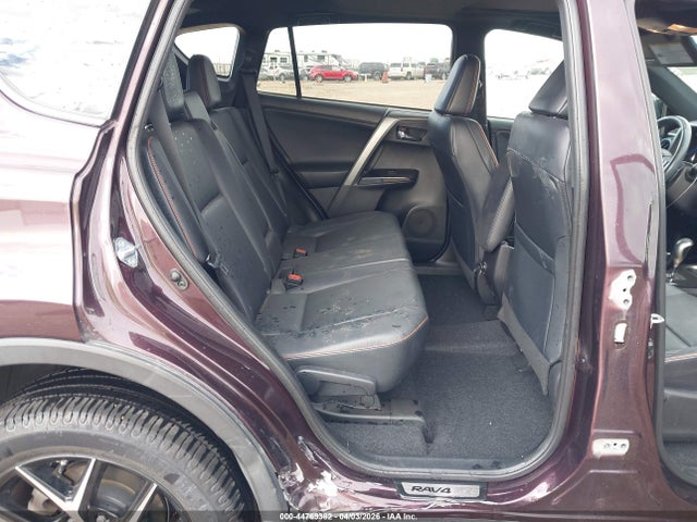 2T3NFREV0GW275998 Toyota RAV4 SE