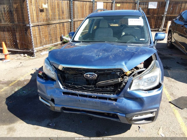 44769403 :رقم المزاد ، JF2SJADC3HH447727 vin ، 2017 Subaru Forester 2.5i Premium مزاد بيع