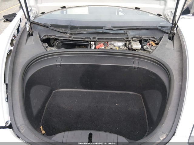 Tesla Model 3 Long Range/performance 2018 5YJ3E1EB9JF135530 Image 10