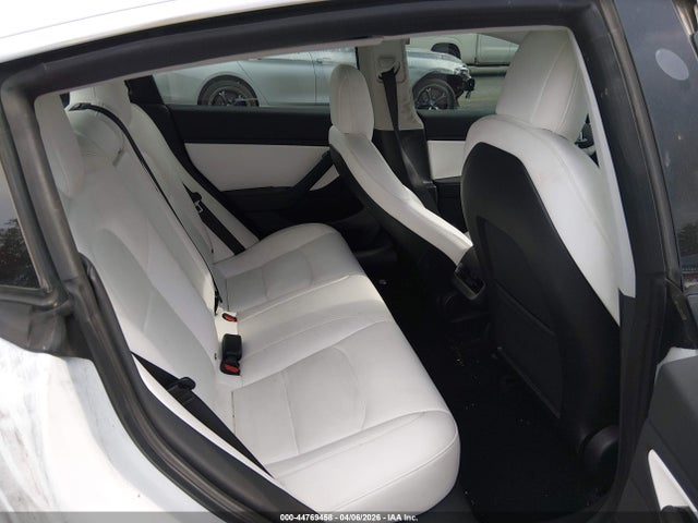 44769458 :رقم المزاد ، 5YJ3E1EB9JF135530 vin ، 2018 Tesla Model 3 Long Range/performance مزاد بيع