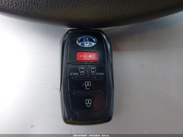 Toyota SIENNA LE 2021 5TDKRKEC5MS036380 Image 11