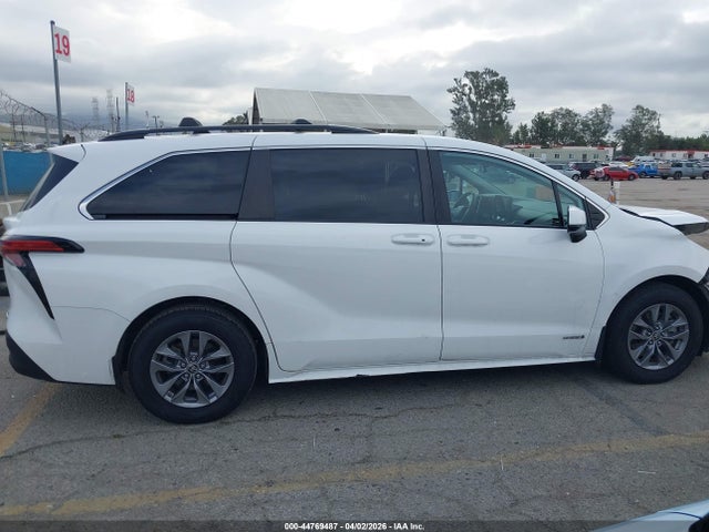Toyota SIENNA LE 2021 5TDKRKEC5MS036380 Image 14