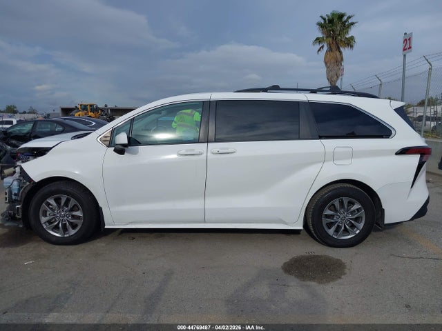 Toyota SIENNA LE 2021 5TDKRKEC5MS036380 Image 15