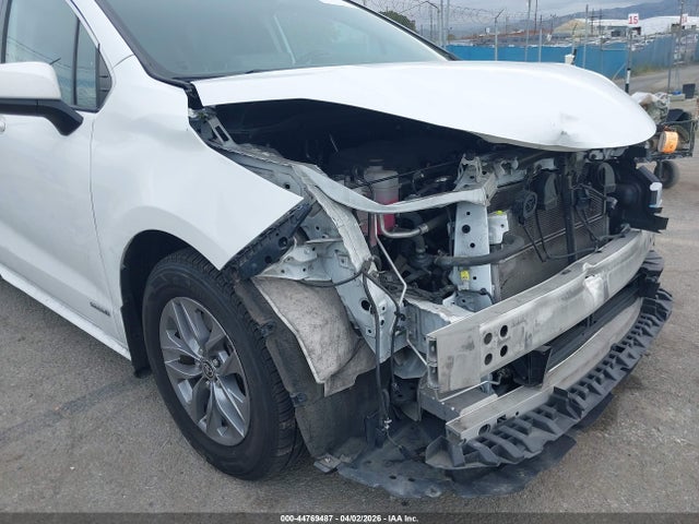Toyota SIENNA LE 2021 5TDKRKEC5MS036380 Image 18