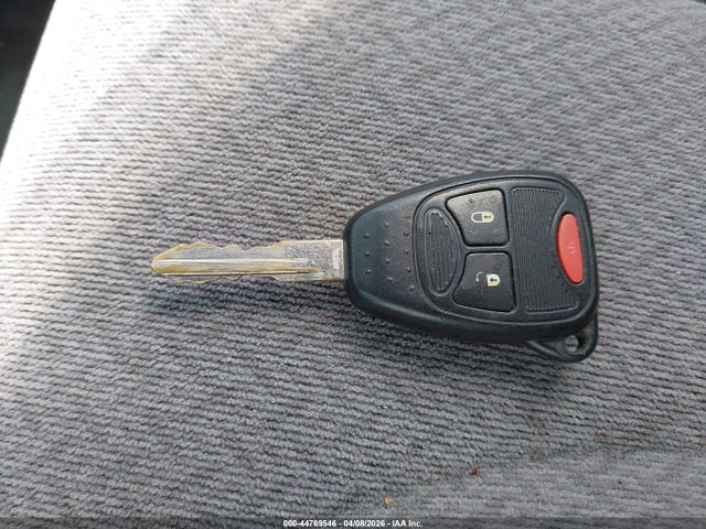 2006 CHRYSLER TOWN & COUNTRY 1A4GP45RX6B747010 Photo 10
