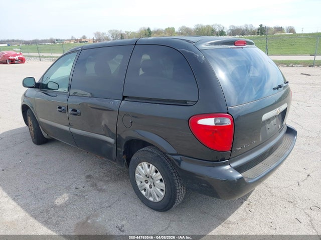 2006 CHRYSLER TOWN & COUNTRY 1A4GP45RX6B747010 Photo 2