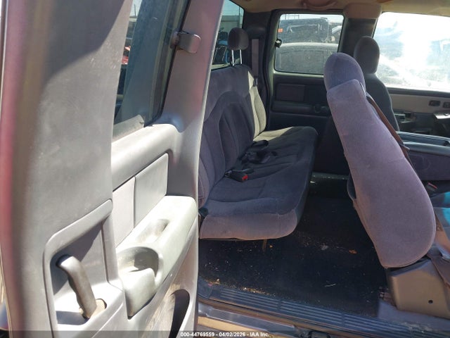 44769559 :رقم المزاد ، 2GTEC19V921113115 vin ، 2002 Gmc Sierra 1500 Sle مزاد بيع