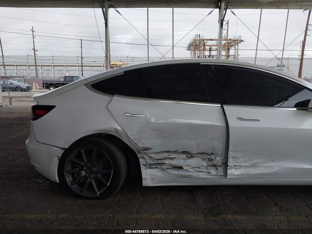 44769572 :رقم المزاد ، 5YJ3E1EA3KF484840 vin ، 2019 Tesla Model 3 مزاد بيع