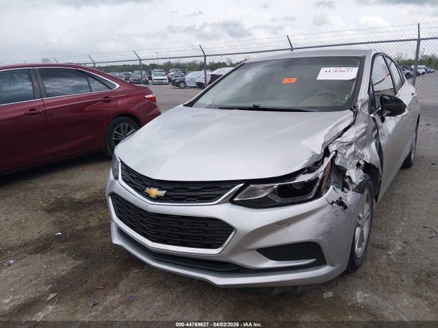 44769627 :رقم المزاد ، 1G1BE5SM3J7151651 vin ، 2018 Chevrolet Cruze Lt Auto مزاد بيع
