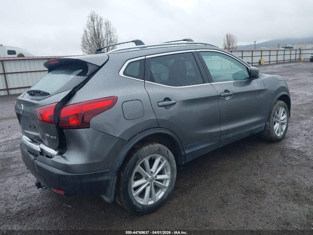 JN1BJ1CR8HW115883 Nissan Rogue Sport Sv