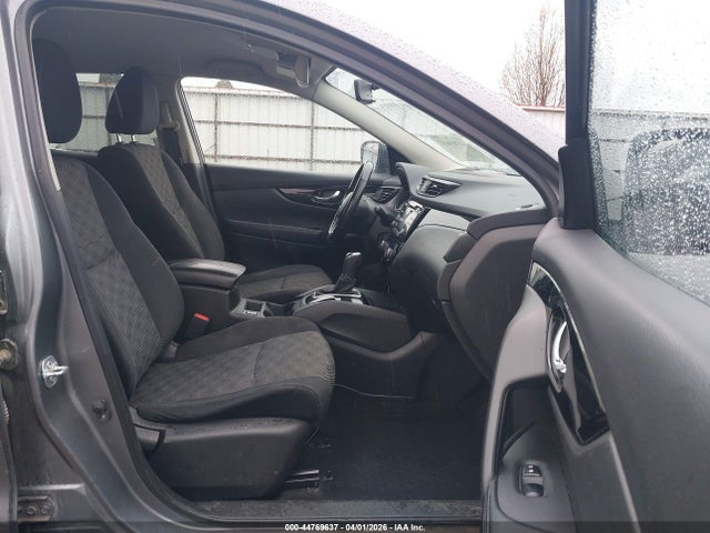 JN1BJ1CR8HW115883 Nissan Rogue Sport Sv