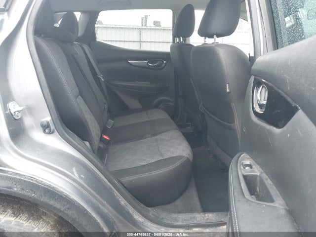 JN1BJ1CR8HW115883 Nissan Rogue Sport Sv