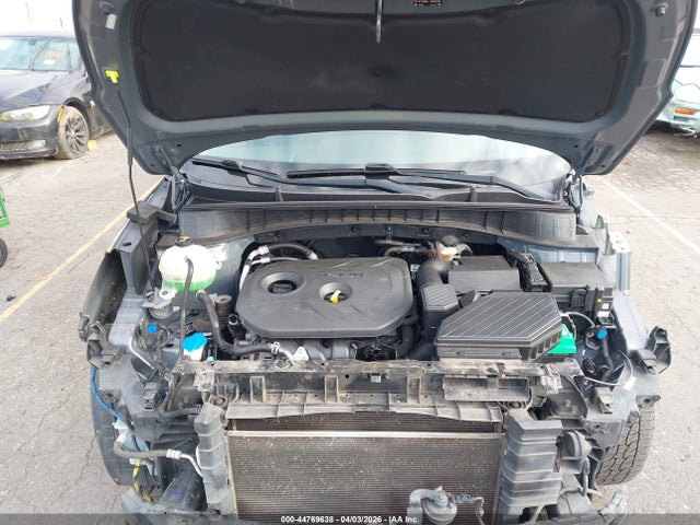 KM8J23A40GU235952 Hyundai TUCSON SE