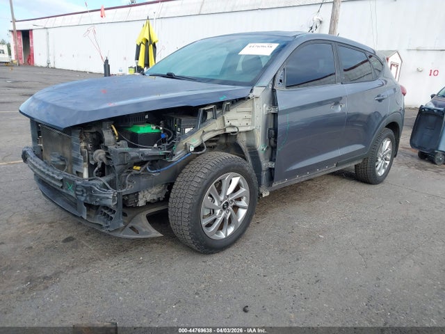 KM8J23A40GU235952 Hyundai TUCSON SE