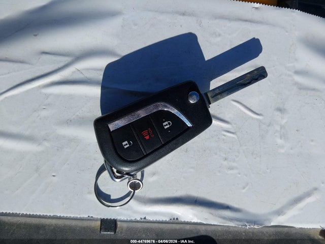 JTMG1RFV0KJ011242 Toyota RAV4 LE