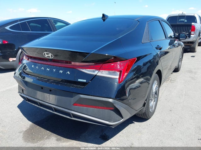KMHLM4DJ0RU093552 Hyundai Elantra Hybrid Blue