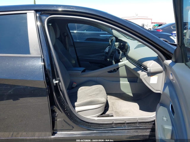 KMHLM4DJ0RU093552 Hyundai Elantra Hybrid Blue
