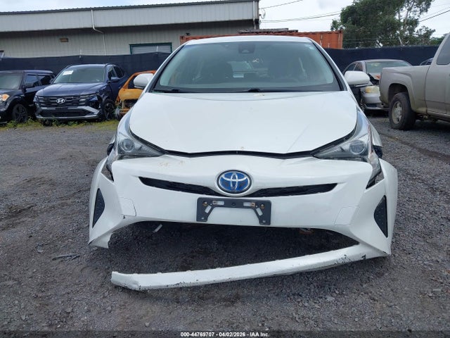 JTDKBRFU8H3551661 Toyota Prius Two