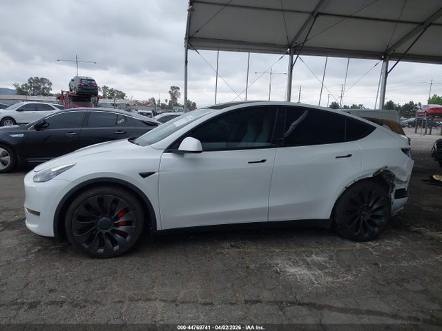 Продажа на аукционе авто 2022 Tesla Model Y Performance Dual Motor All-wheel Drive, vin: 7SAYGDEF3NF351547, номер лота: 44769741
