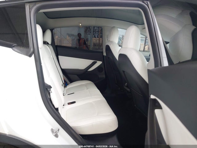 Продажа на аукционе авто 2022 Tesla Model Y Performance Dual Motor All-wheel Drive, vin: 7SAYGDEF3NF351547, номер лота: 44769741