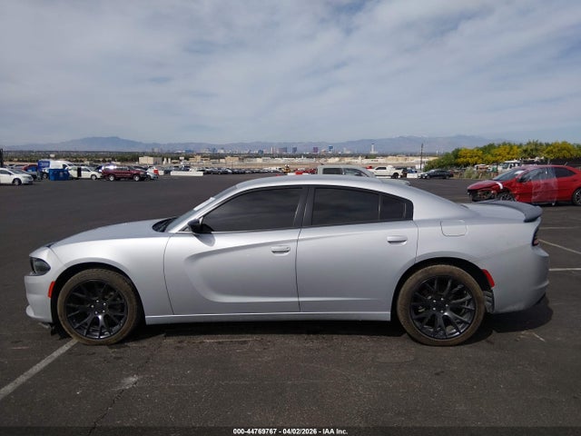 2C3CDXBG0KH715285 Dodge Charger Sxt Rwd