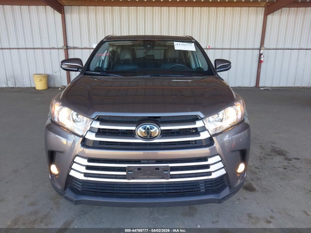 5TDKZRFH0KS566272 Toyota Highlander Xle
