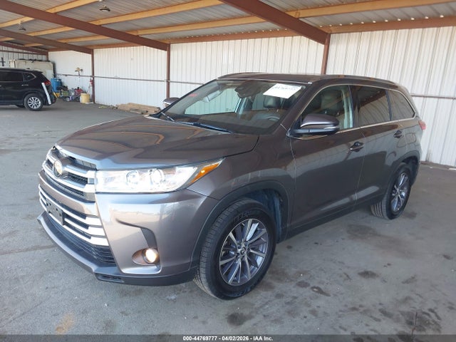 5TDKZRFH0KS566272 Toyota Highlander Xle