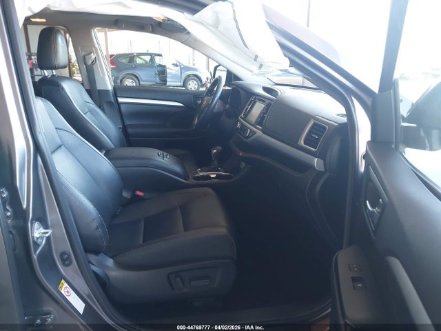 5TDKZRFH0KS566272 Toyota Highlander Xle