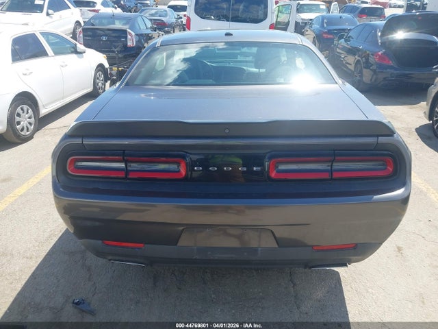 2C3CDZAG1JH270504 Dodge Challenger Sxt