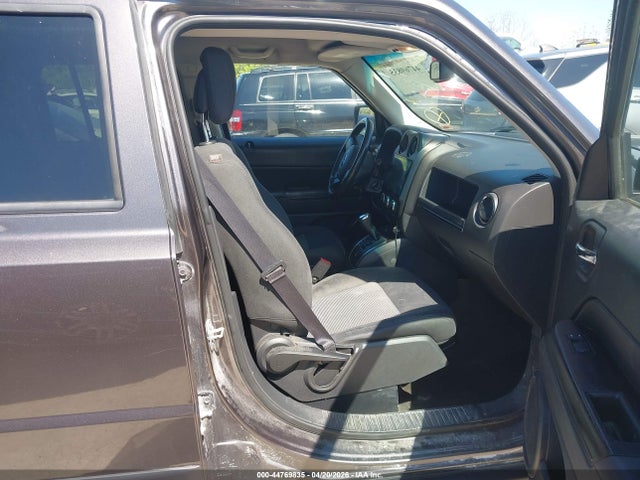 2016 Jeep Patriot Latitude მანქანა იყიდება აუქციონზე, vin: 1C4NJRFB3GD709346, აუქციონის ნომერი: 44769835