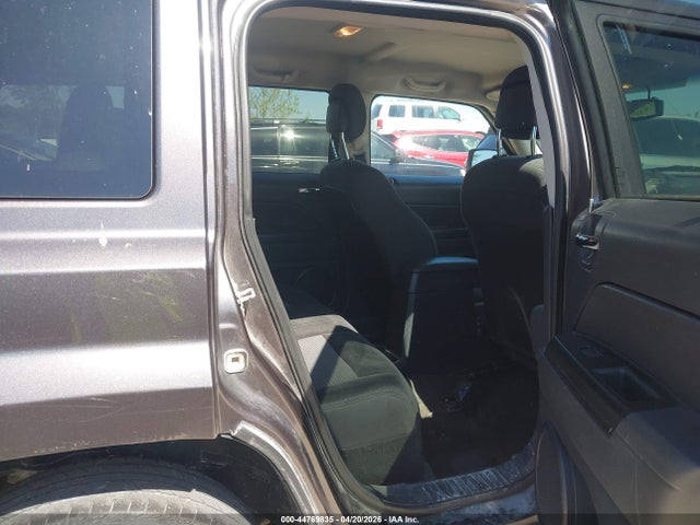 2016 Jeep Patriot Latitude მანქანა იყიდება აუქციონზე, vin: 1C4NJRFB3GD709346, აუქციონის ნომერი: 44769835